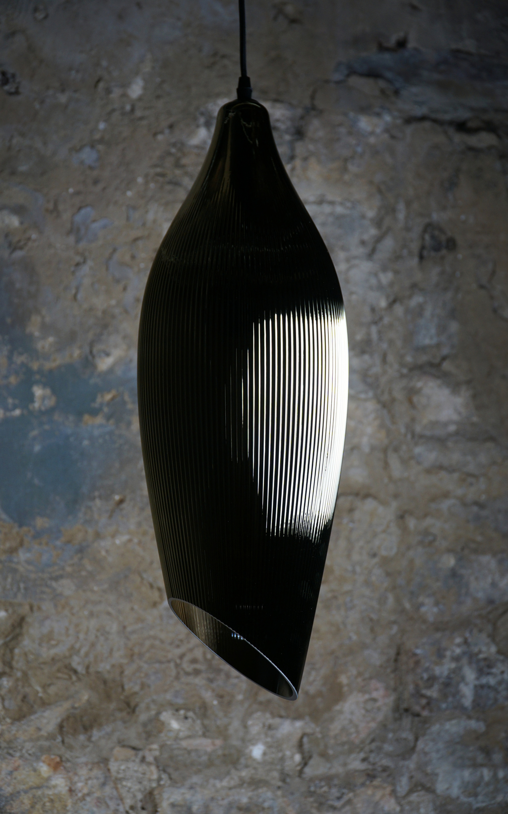 Carmen L Ribbed Gold Pendant
