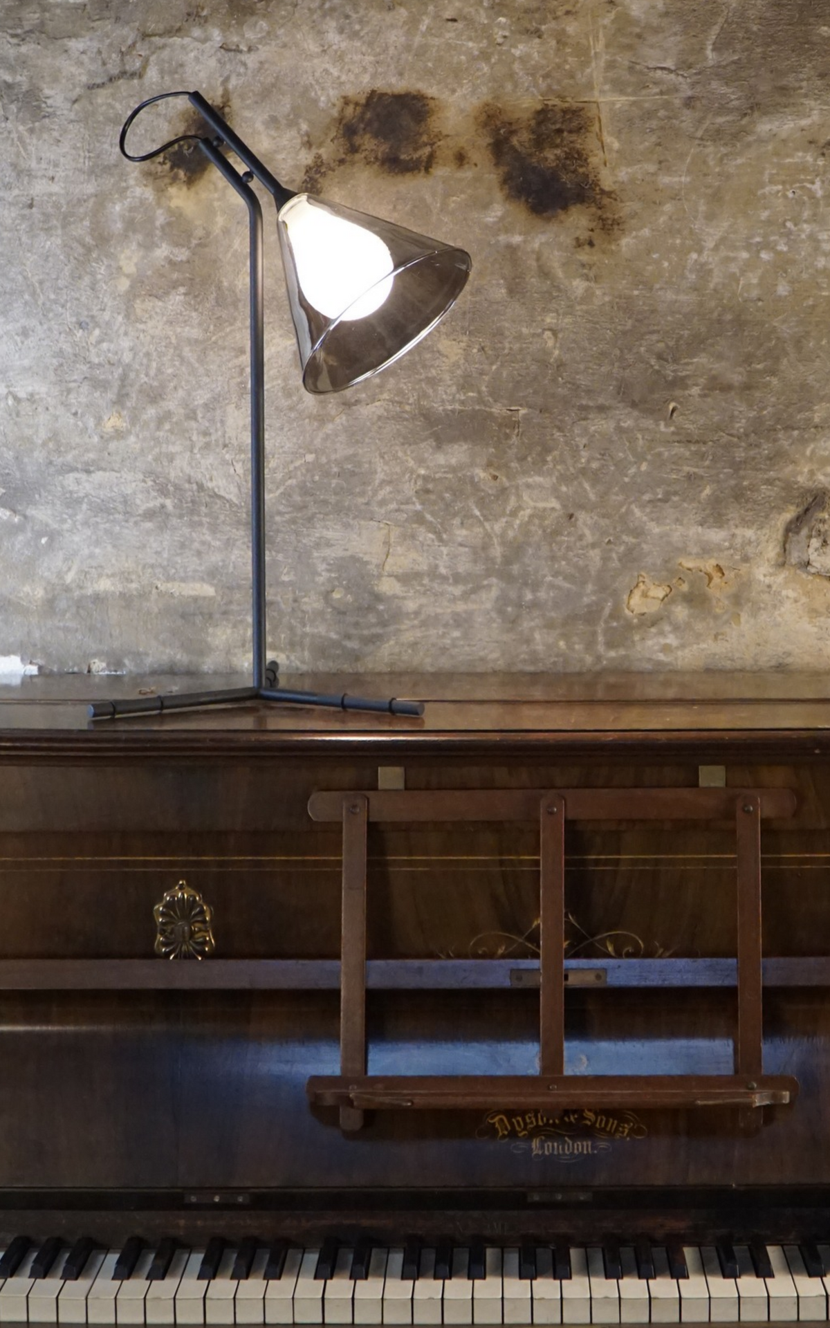 Salvino Smoke Table Lamp